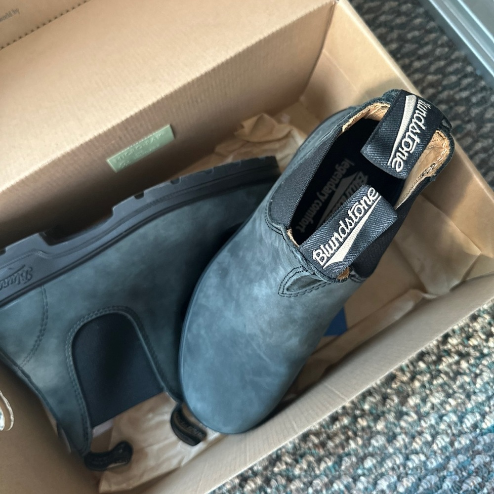 Blundstone Boots 587 rustic black.